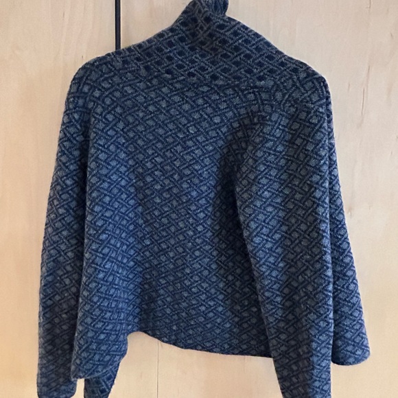 Cardigan sweater - Picture 3 of 10